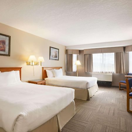Days Inn By Wyndham Hinton Ngoại thất bức ảnh