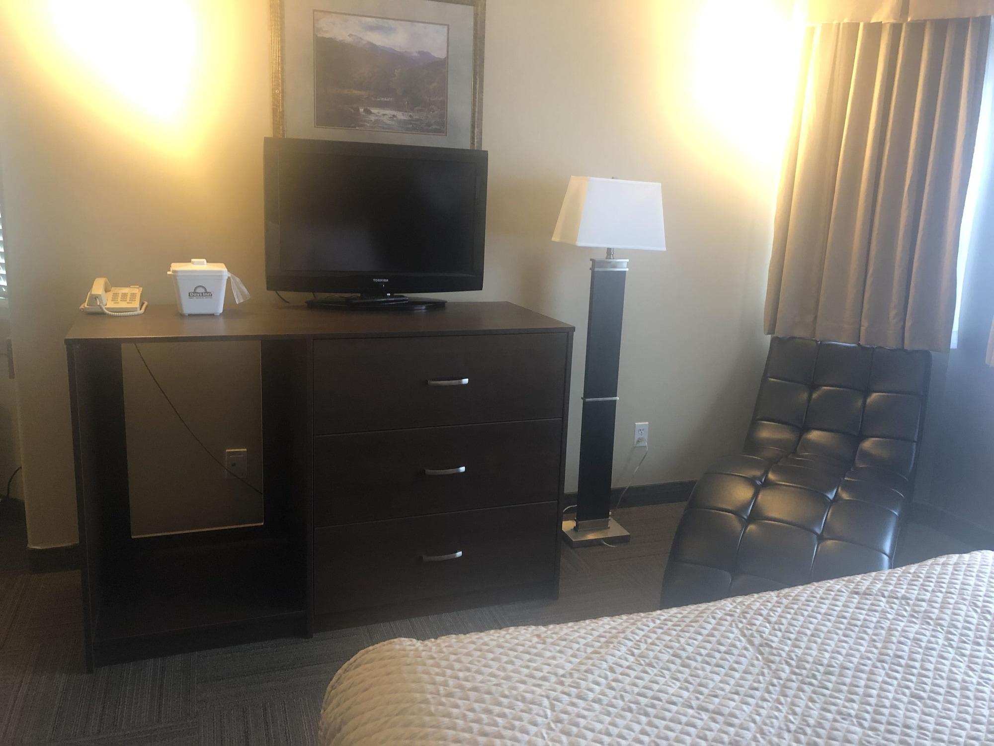 Days Inn By Wyndham Hinton Ngoại thất bức ảnh