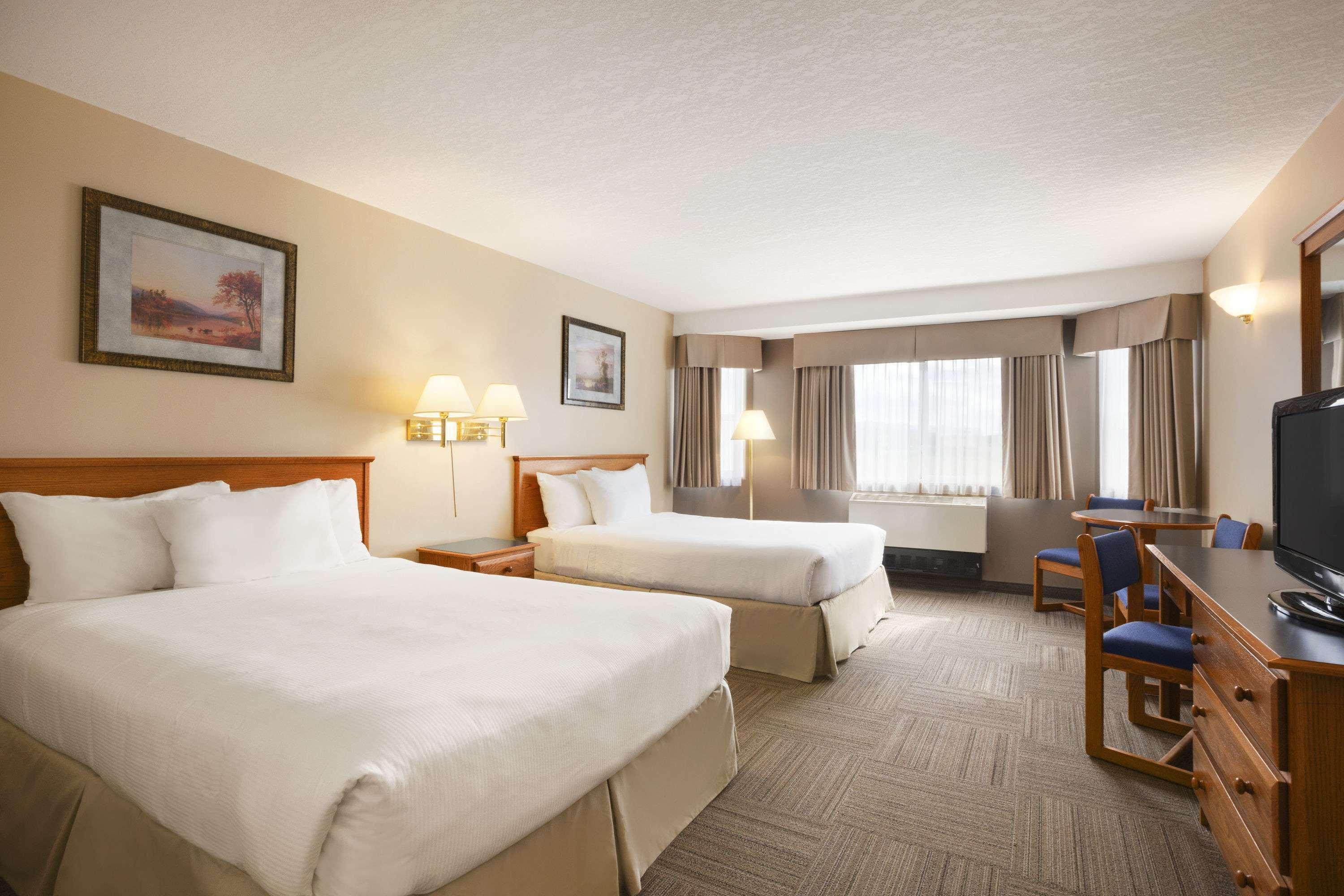 Days Inn By Wyndham Hinton Ngoại thất bức ảnh