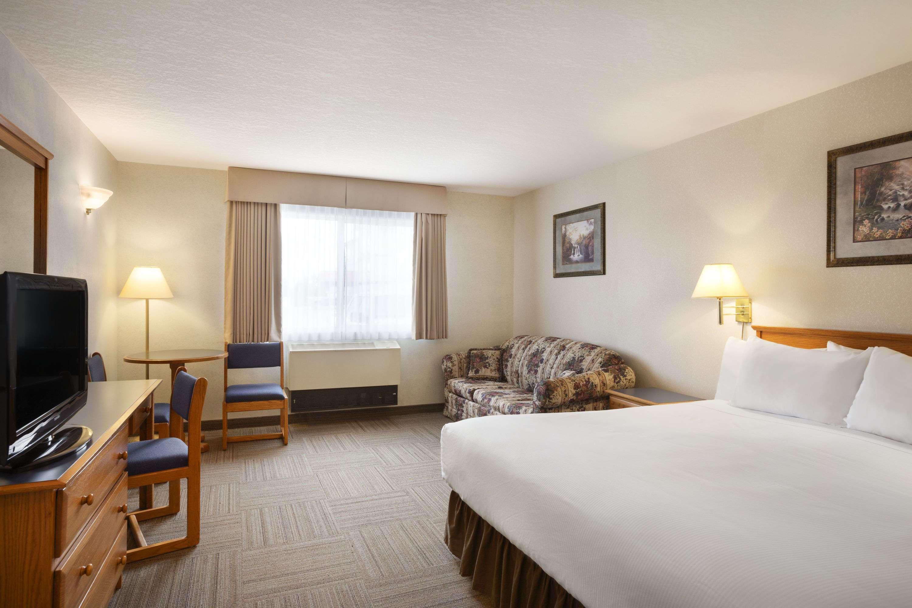 Days Inn By Wyndham Hinton Ngoại thất bức ảnh
