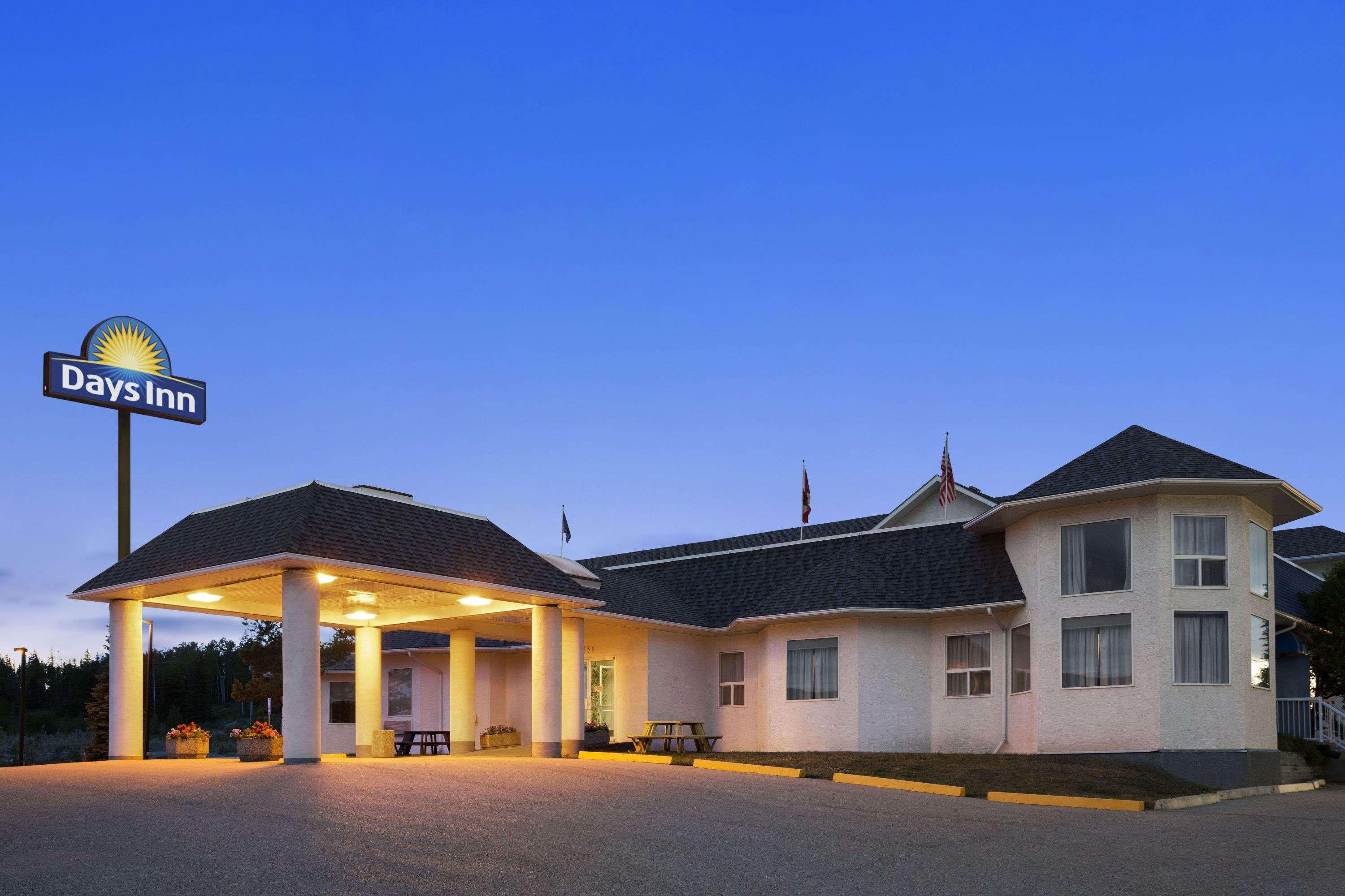 Days Inn By Wyndham Hinton Ngoại thất bức ảnh