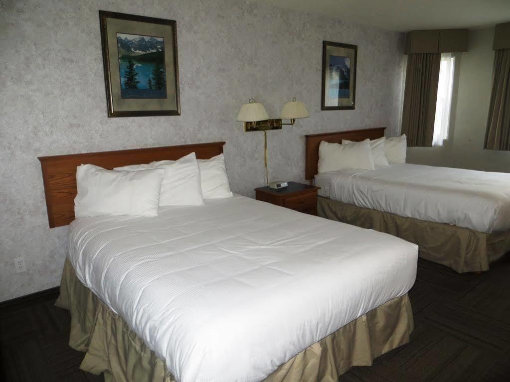 Days Inn By Wyndham Hinton Ngoại thất bức ảnh