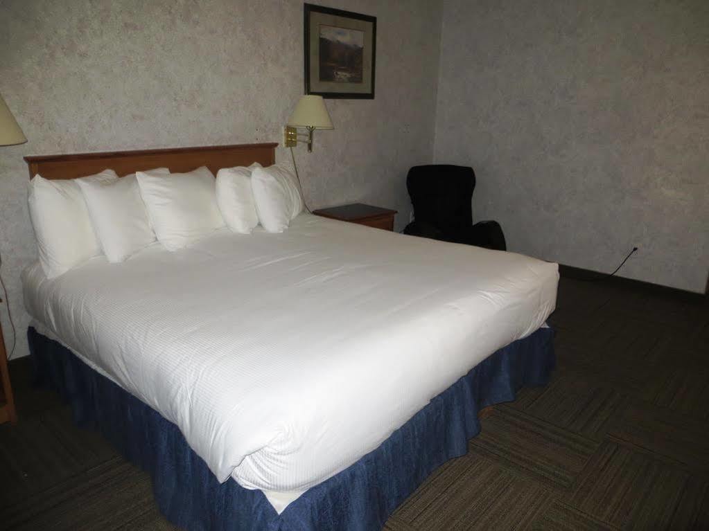 Days Inn By Wyndham Hinton Ngoại thất bức ảnh