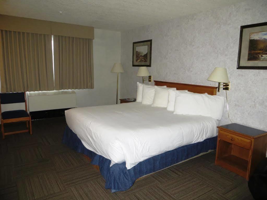 Days Inn By Wyndham Hinton Ngoại thất bức ảnh